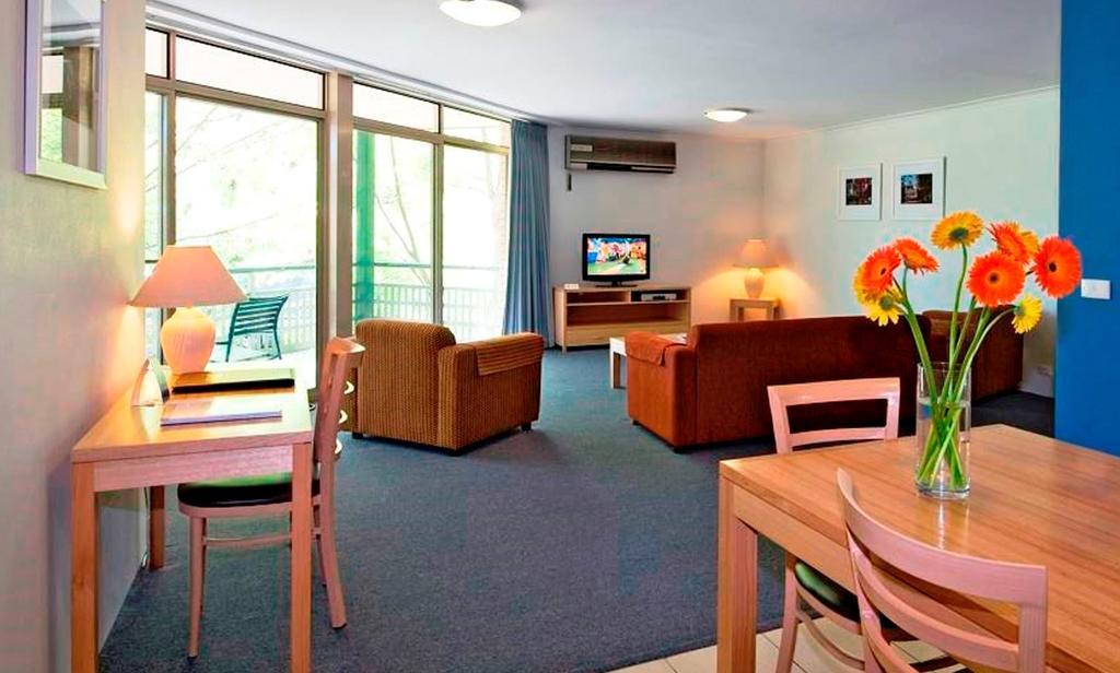 Kingston Terrace Serviced Apartments Канберра Экстерьер фото