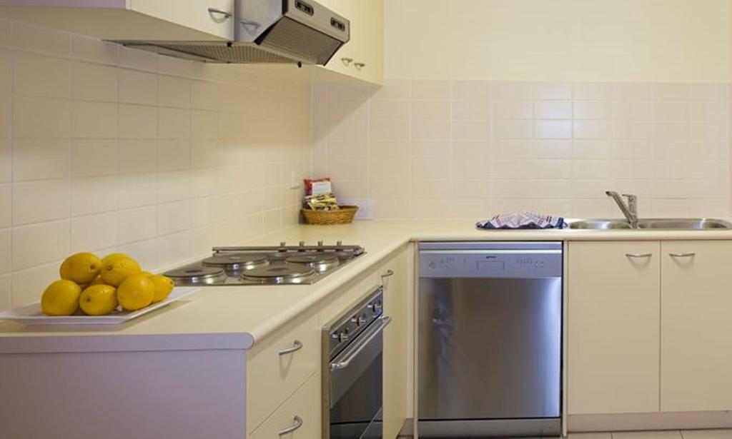 Kingston Terrace Serviced Apartments Канберра Экстерьер фото